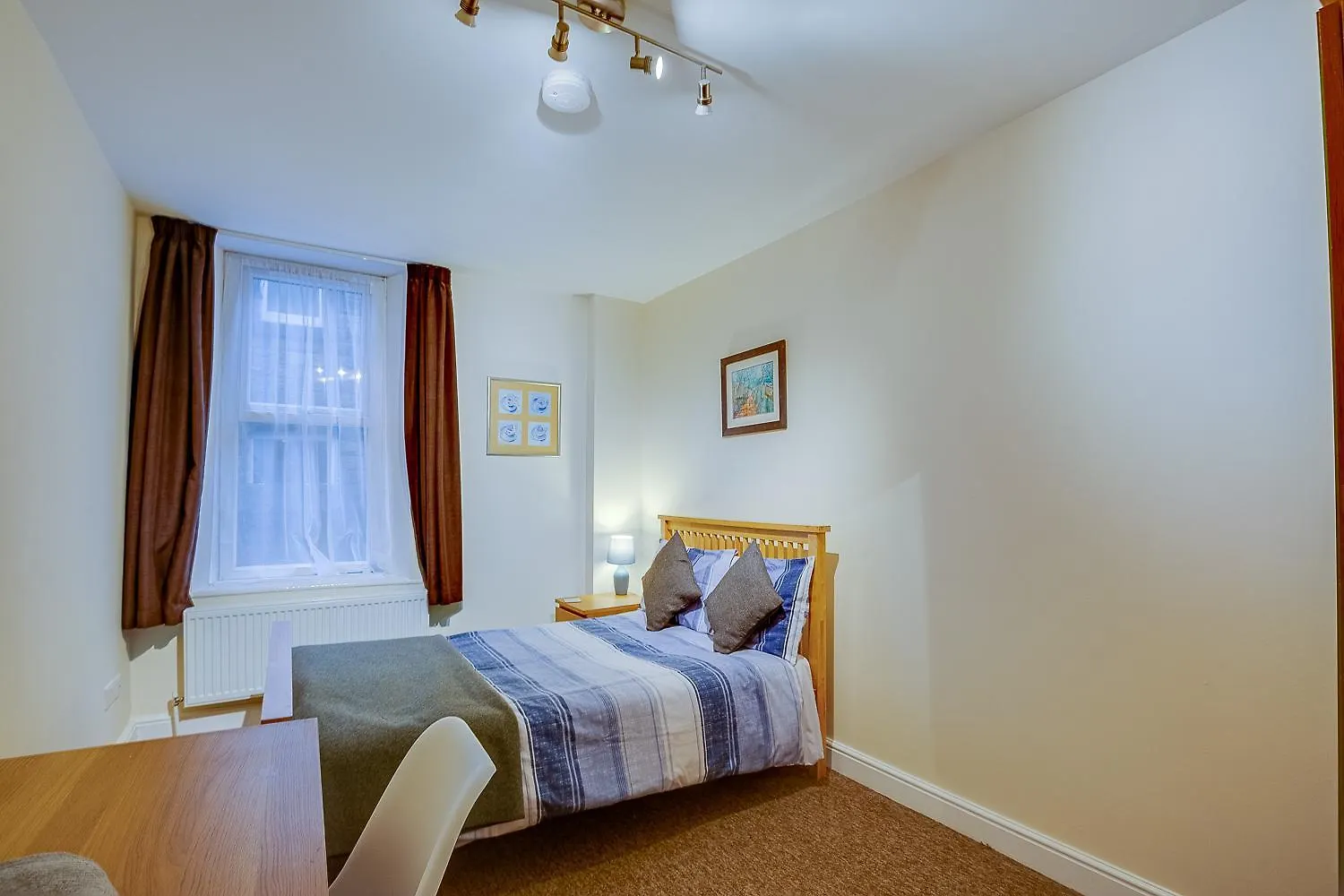 * Spacious 5Br Collegiate Crescent * Group Stay * Sheffield 0*,