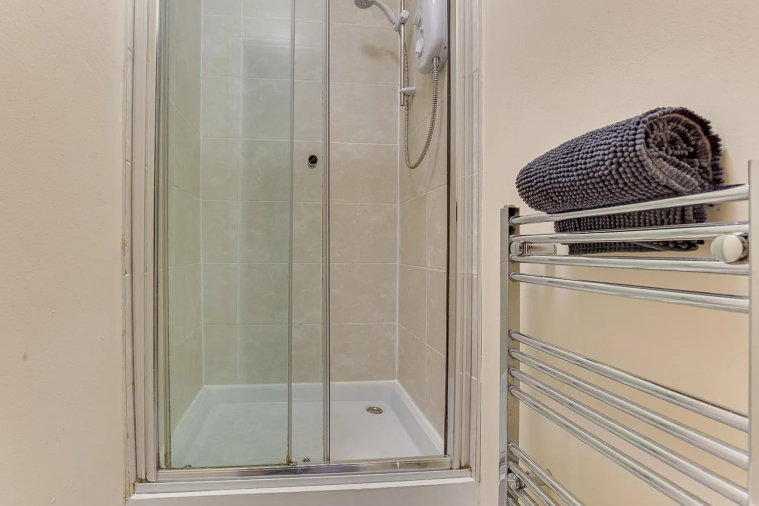 Apartment * Spacious 5Br Collegiate Crescent * Group Stay * Sheffield